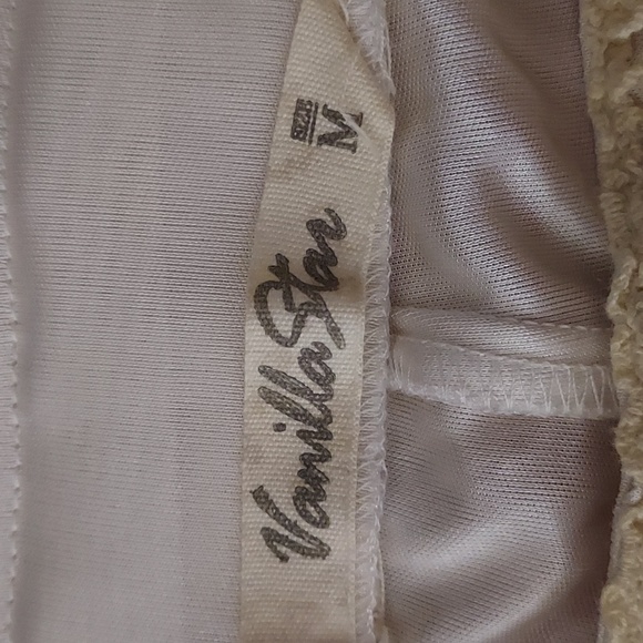 Vanilla Star Crochet Style Shorts Fully Lined - Picture 3 of 10